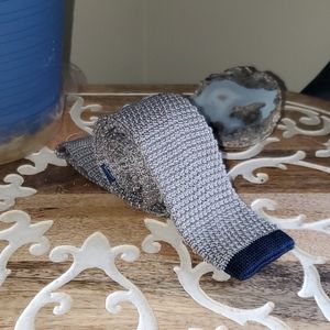 The Tie Bar Textured Knit Silk Narrow Tie